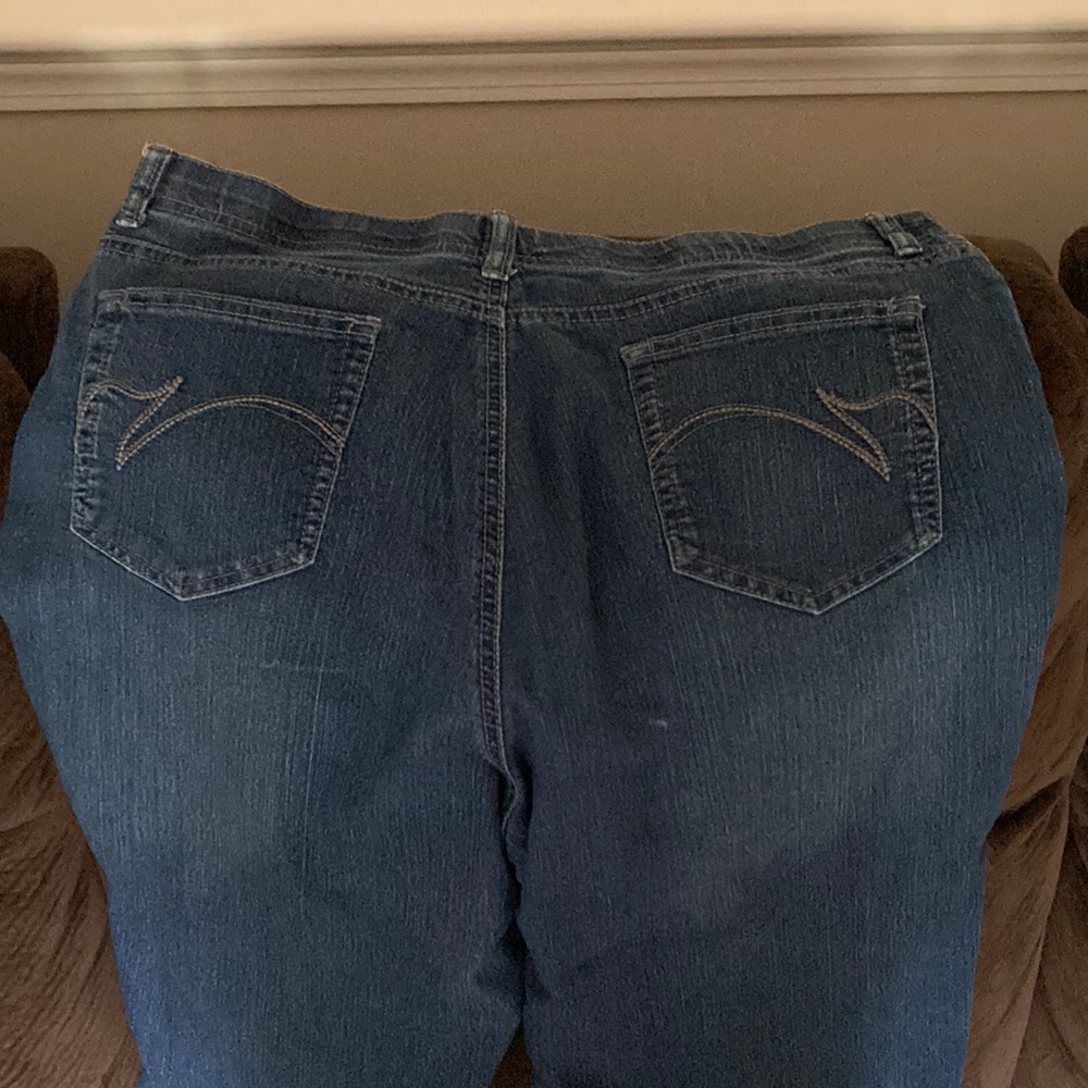 Gloria Vanderbilt Jean capris size 16